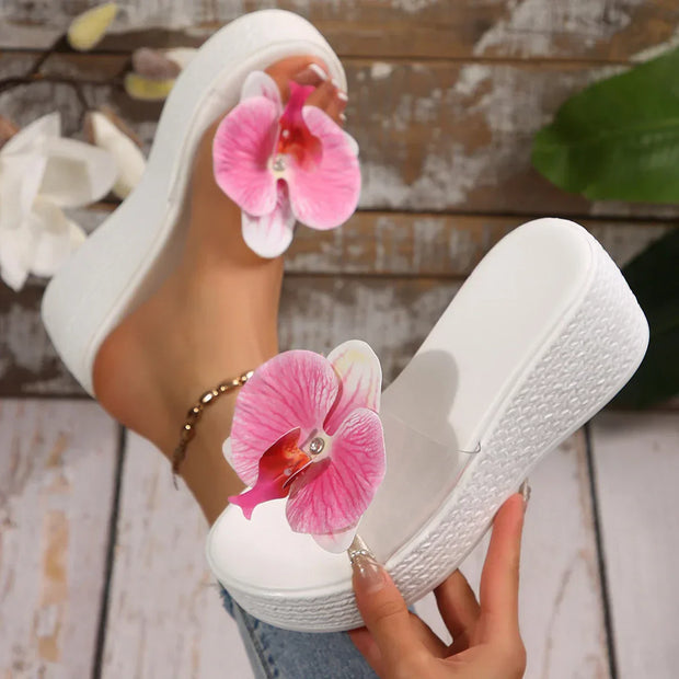 Sandales compensées à fleurs