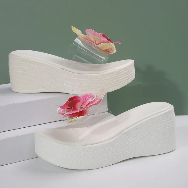 Sandales compensées à fleurs