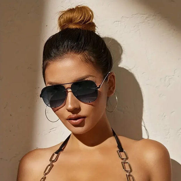 Women’s Vintage Oval Gradient Lens Sunglasses